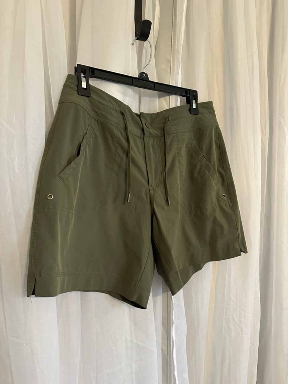 Avia Women’s Army Green Drawstring Active Shorts